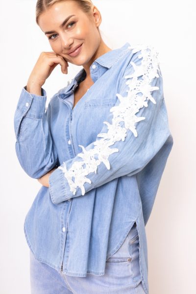 Koszula jeans ramiona gipiura perełki – Niebieski, L/XL