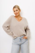 Sweter kid moher dekolt V – Beż, UNI