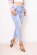 Spodnie jeasn mom fit klasyczne – Niebieski, S